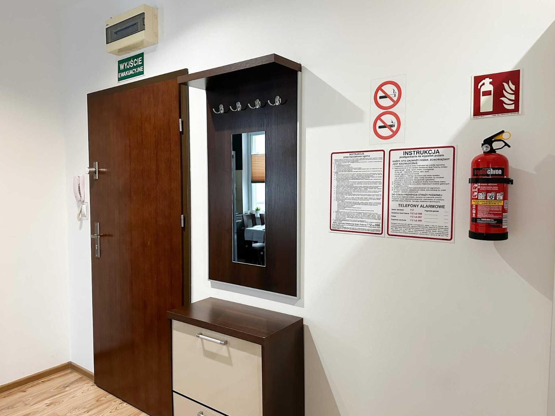 Dmk Green Apartment Near Warsaw-Modlin Airport นอวือ ดวูร์ มาซอเวียซกี ภายนอก รูปภาพ